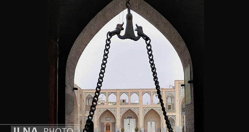 بیش از یک هفته از دزدیده شدن زنجیر بست نشینی مسجد حکیم اصفهان می گذرد و...