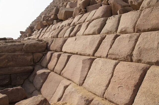 نمایی از دیواره هرم