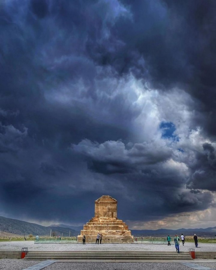 آرامگاه کوروش بزرگ | Tomb of Cyrus the Great