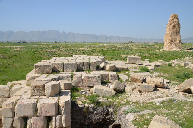 شهر گور (اردشیرخوره یا فیروزآباد قدیم)
